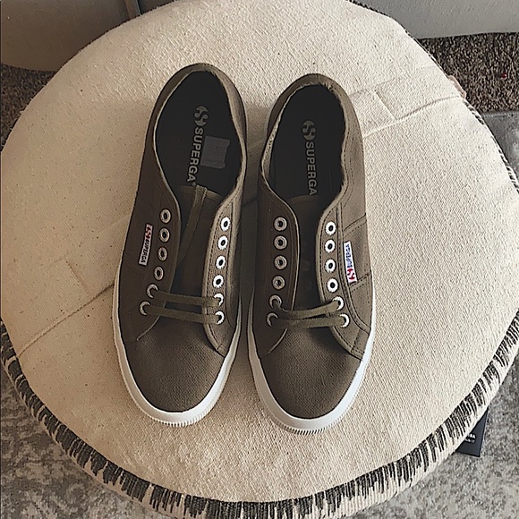 Superga - Picture 2 of 3